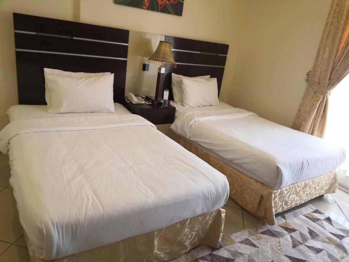 Boulevard City Suites Hotel Apartments Дубай Екстериор снимка