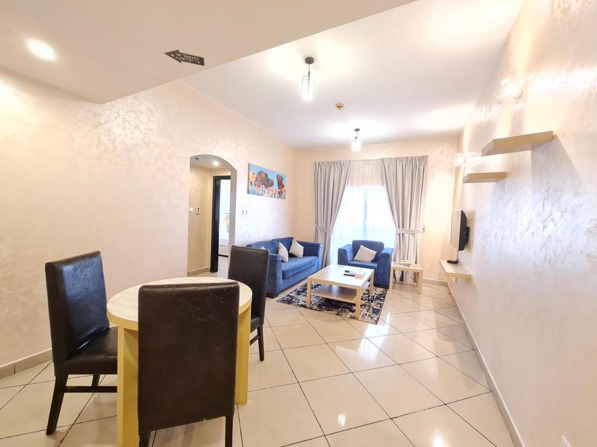 Boulevard City Suites Hotel Apartments Дубай Екстериор снимка