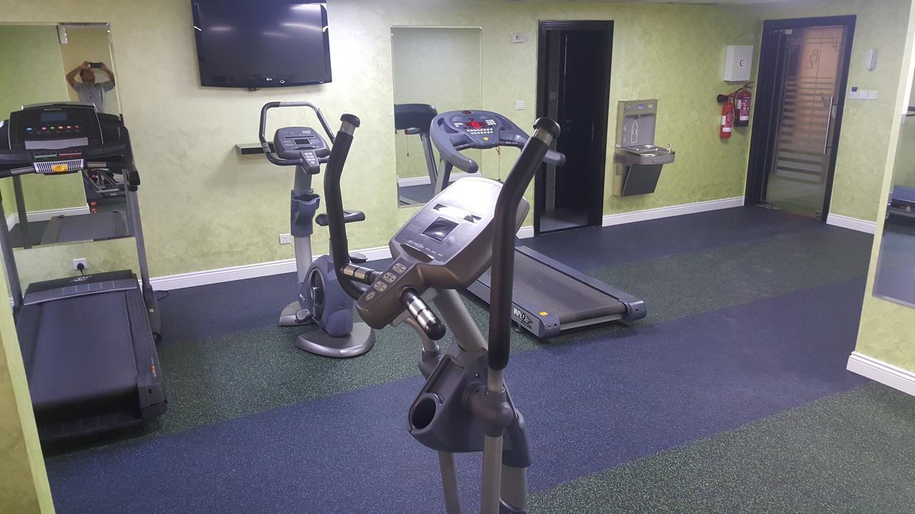 Boulevard City Suites Hotel Apartments Дубай Екстериор снимка