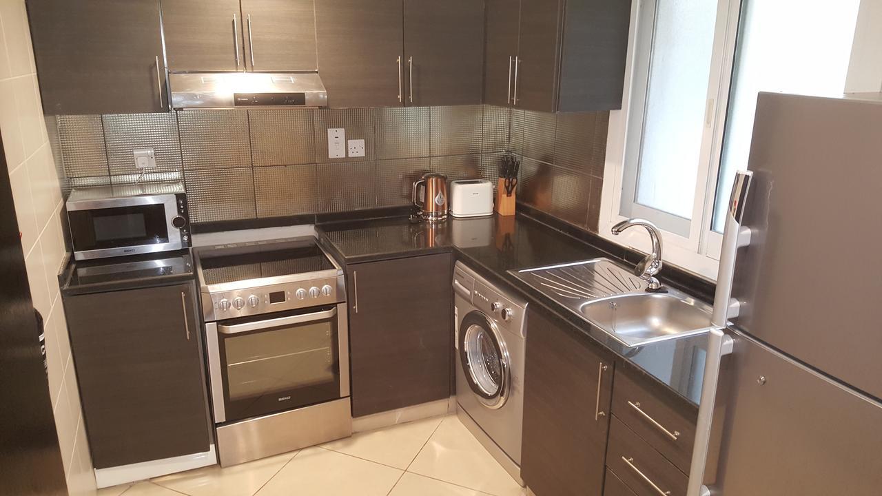 Boulevard City Suites Hotel Apartments Дубай Екстериор снимка