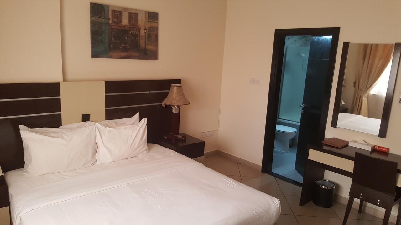 Boulevard City Suites Hotel Apartments Дубай Екстериор снимка