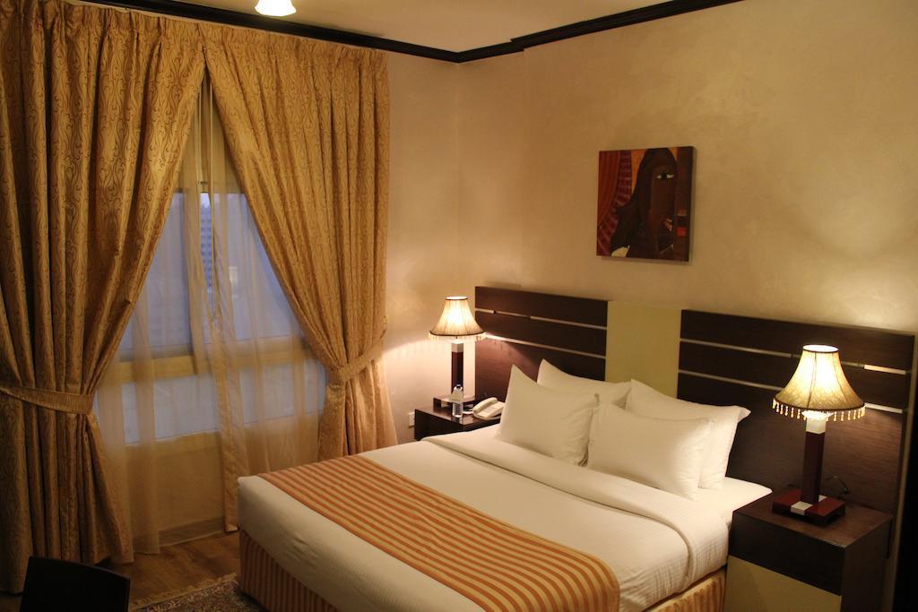 Boulevard City Suites Hotel Apartments Дубай Екстериор снимка