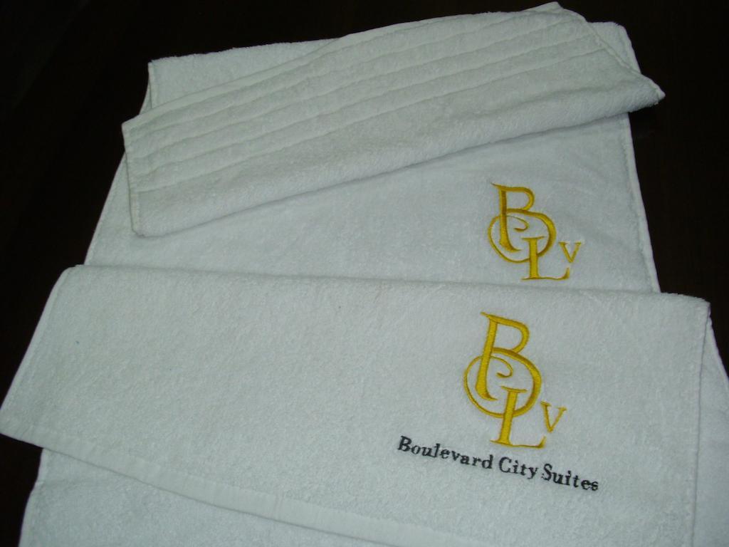 Boulevard City Suites Hotel Apartments Дубай Екстериор снимка