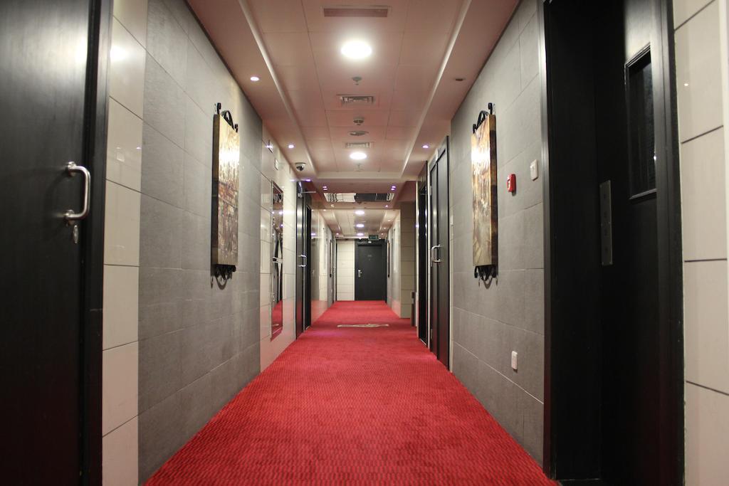 Boulevard City Suites Hotel Apartments Дубай Екстериор снимка