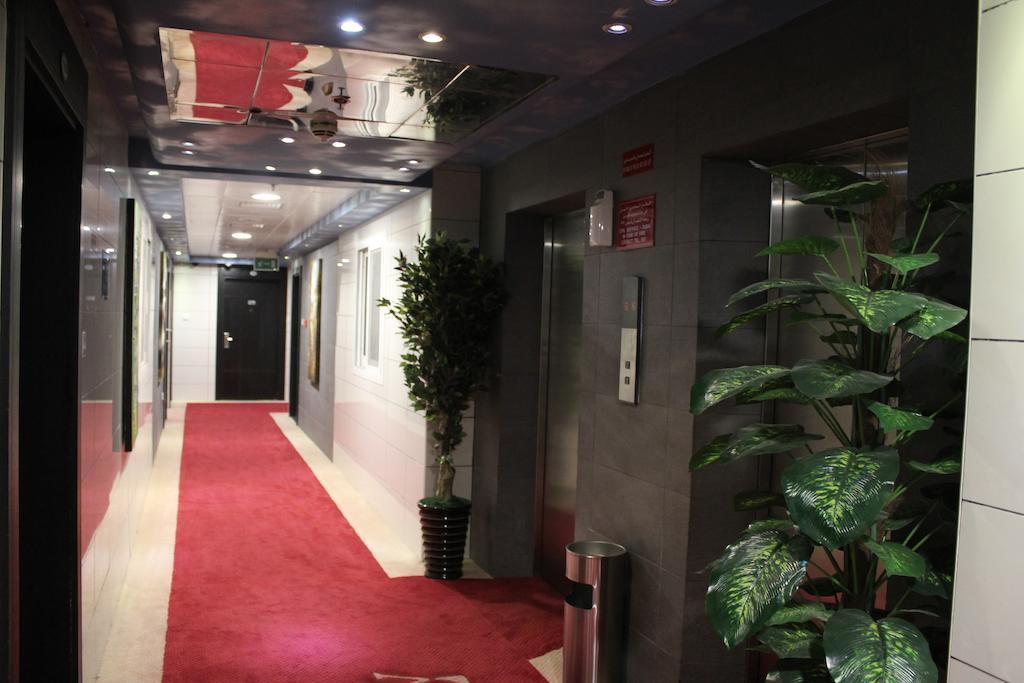 Boulevard City Suites Hotel Apartments Дубай Екстериор снимка