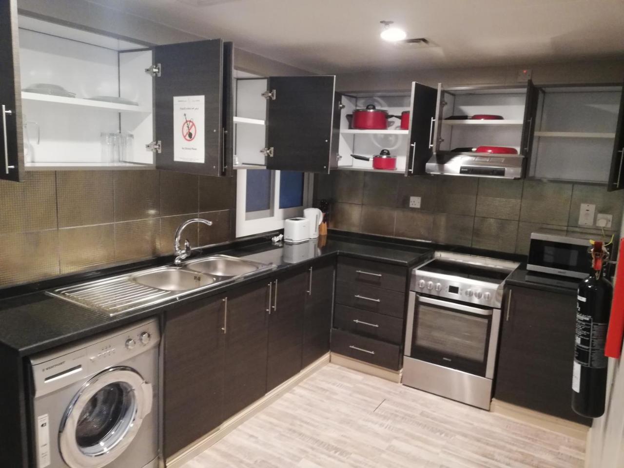Boulevard City Suites Hotel Apartments Дубай Екстериор снимка