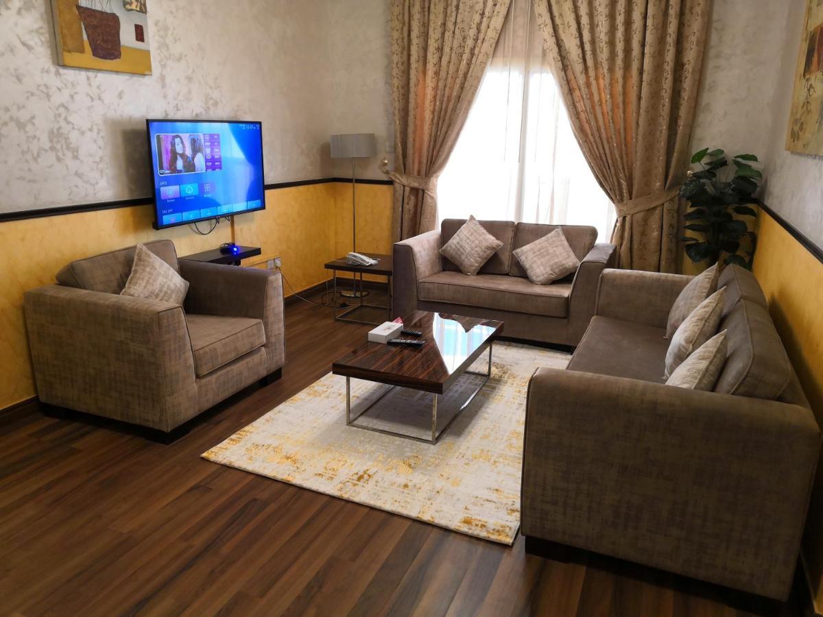 Boulevard City Suites Hotel Apartments Дубай Екстериор снимка