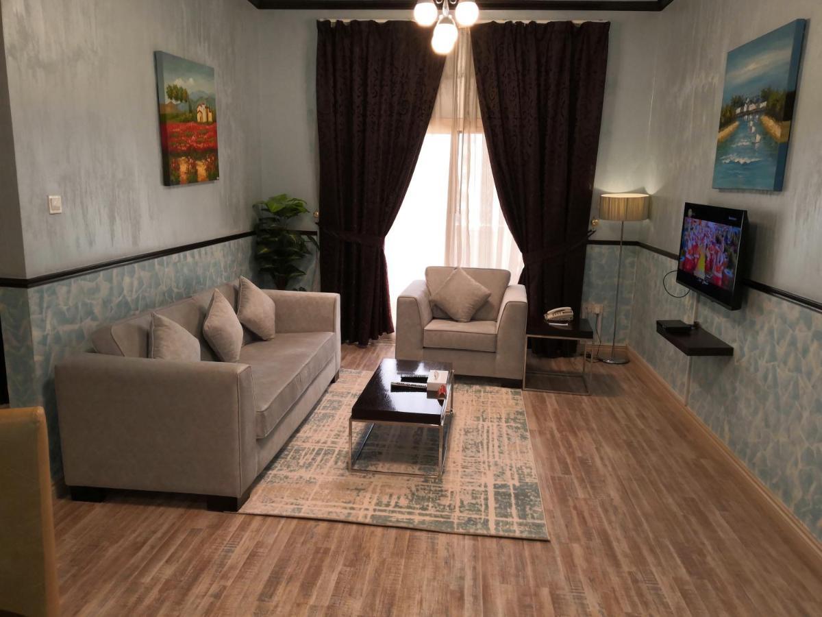 Boulevard City Suites Hotel Apartments Дубай Екстериор снимка
